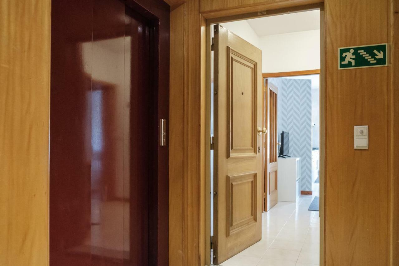Apartment With Balcony In The Square OOporto Extérieur photo